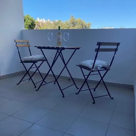 Apartment T1 Da Rocha,
